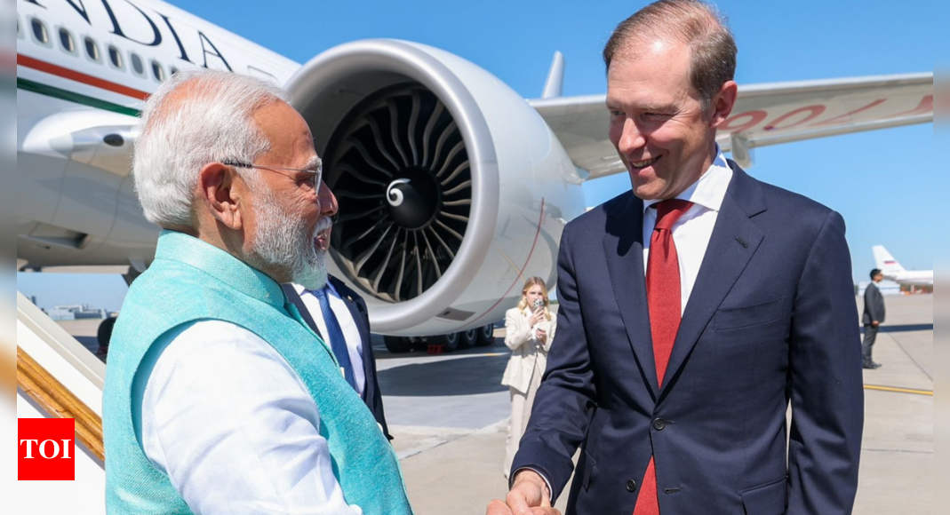 During grand reception for PM Modi at Moscow airport, Russia sends signal to China | India News