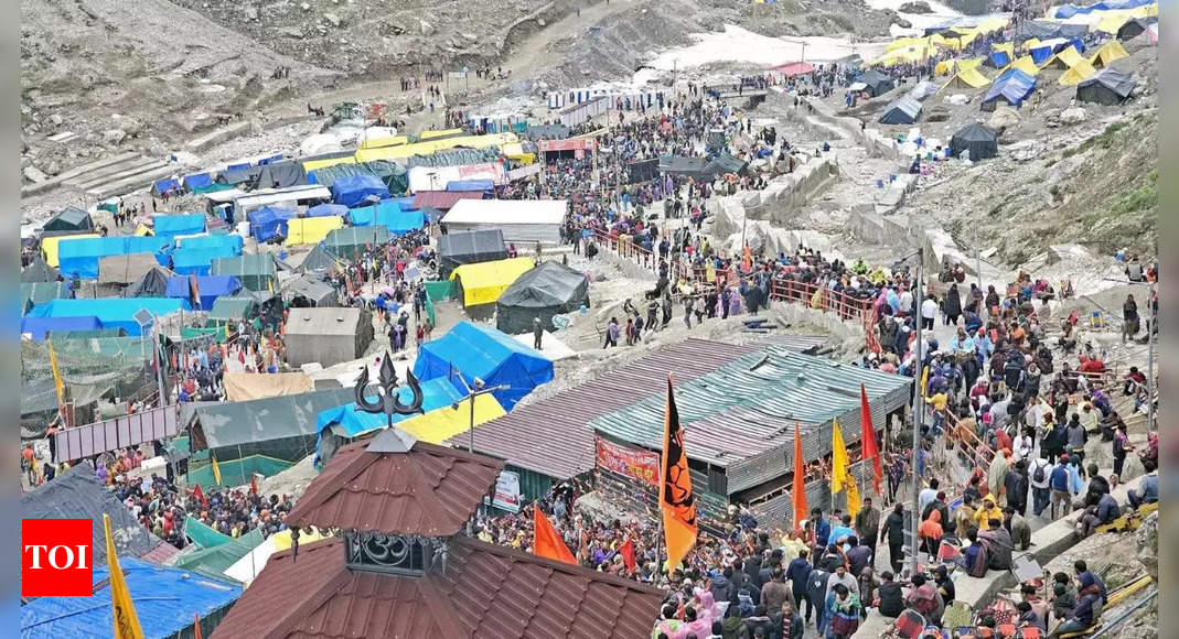 Amarnath Yatra: Undeterred by terror attacks, thousands of Amarnath pilgrims throng Jammu base camp daily | India News