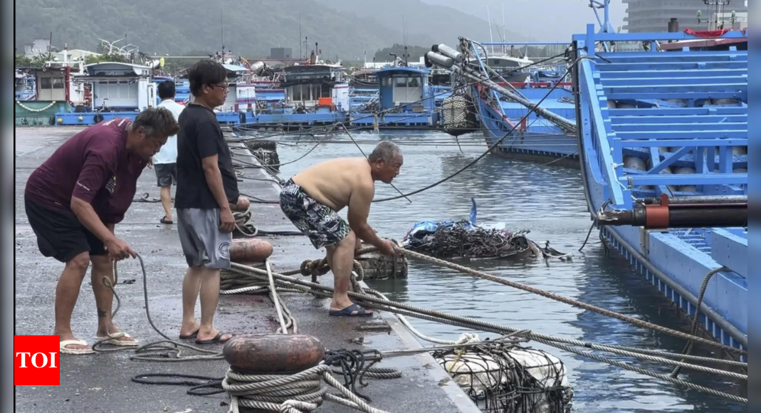 Nearly 300,000 displaced in eastern China as Typhoon Gaemi hits - Times of India