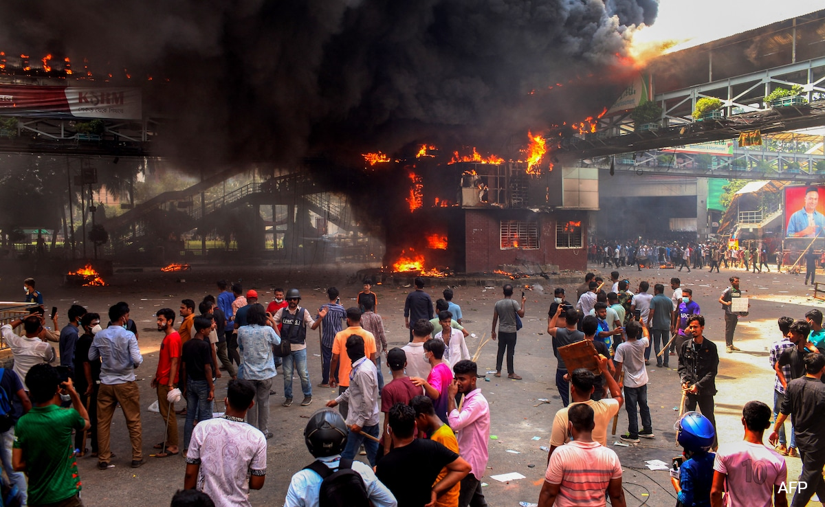 Arrests Exceed Over 2500 Amid Unrest Over Employment Quotas In Bangladesh