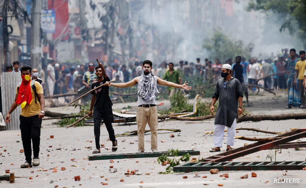 Bangladesh Blocks Roads, Internet; Army Deployed To Curb Protests