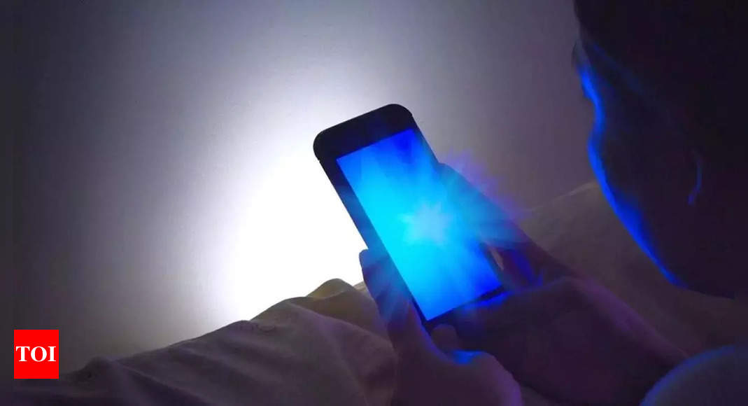 Blue light from your phone can harm your skin, explains dermatologist