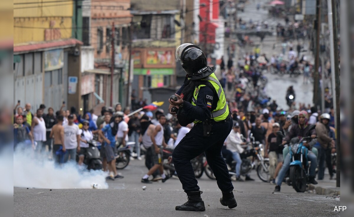 Fresh Demonstrations Loom In Venezuela After 4 Dead In Anti-Maduro Protests