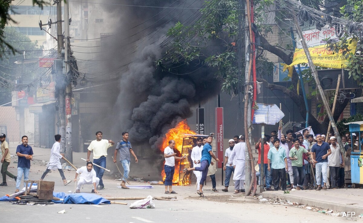 Protesters Set Jail On Fire In Bangladesh, Free "Hundreds" Of Inmates