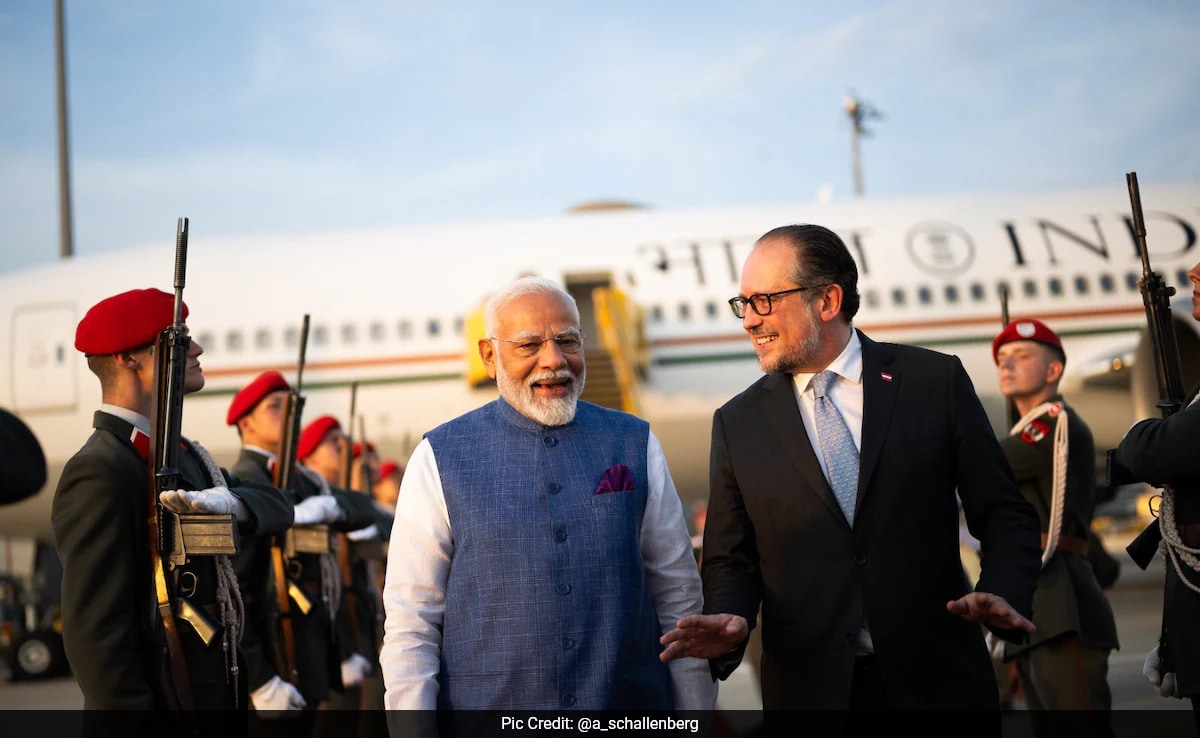 Austrian Foreign Minister Welcomes PM Modi In Vienna