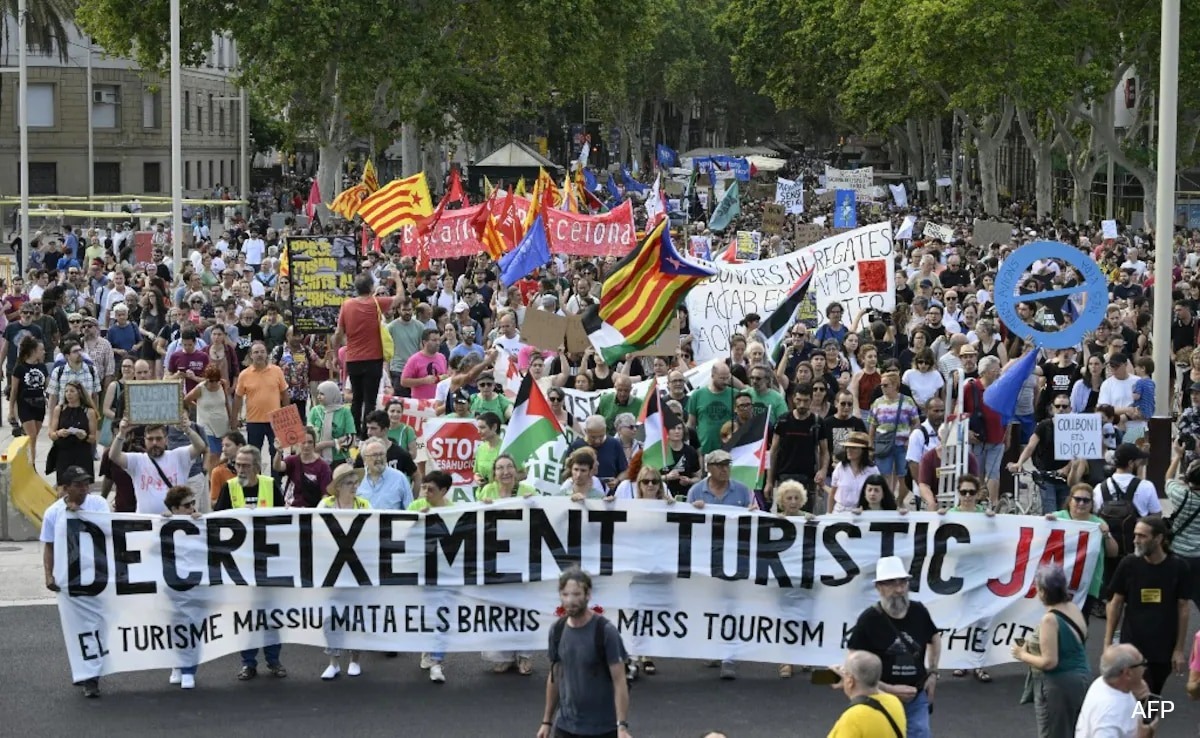 "Made City Unliveable": Barcelona Residents Protest Against Mass Tourism