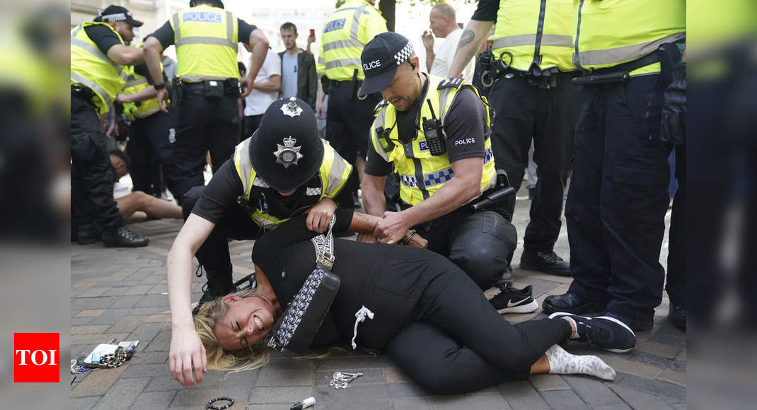 'You will regret …': PM condemns ‘far-right thuggery’ in UK, warns as mob targets asylum seekers in violent protest – Times of India