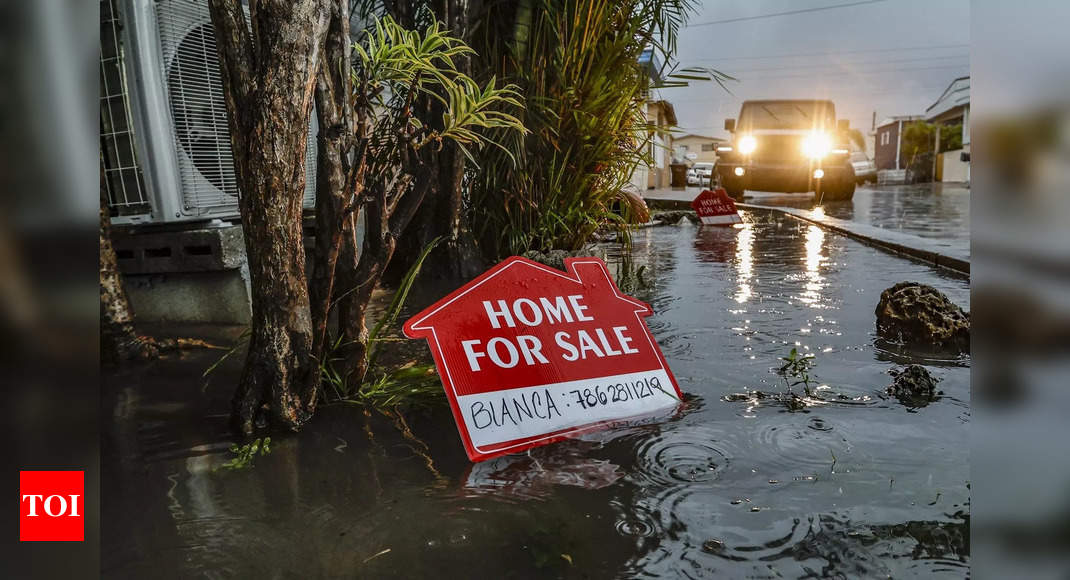 Tropical storm Debby threatens Florida's Gulf Coast with historic rainfall and major flooding – Times of India