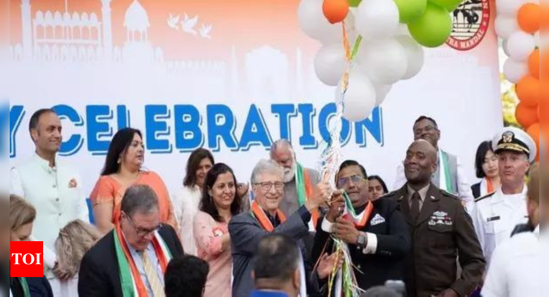 Bill Gates hosts first-ever India Day celebrations in Seattle - Times of India