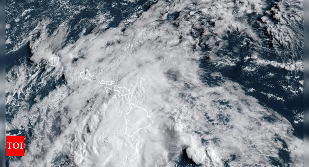 Hawaii faces flooding and road closures as three Cyclones stir in Pacific – Times of India