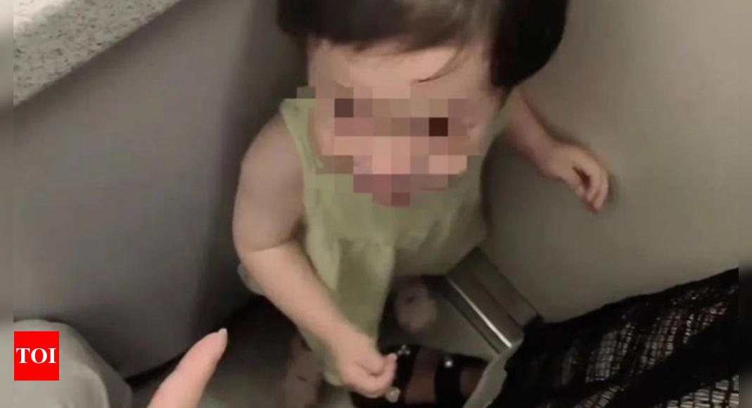 Strangers lock crying child in plane's bathroom in China: 'Won't let you out unless…' – Times of India