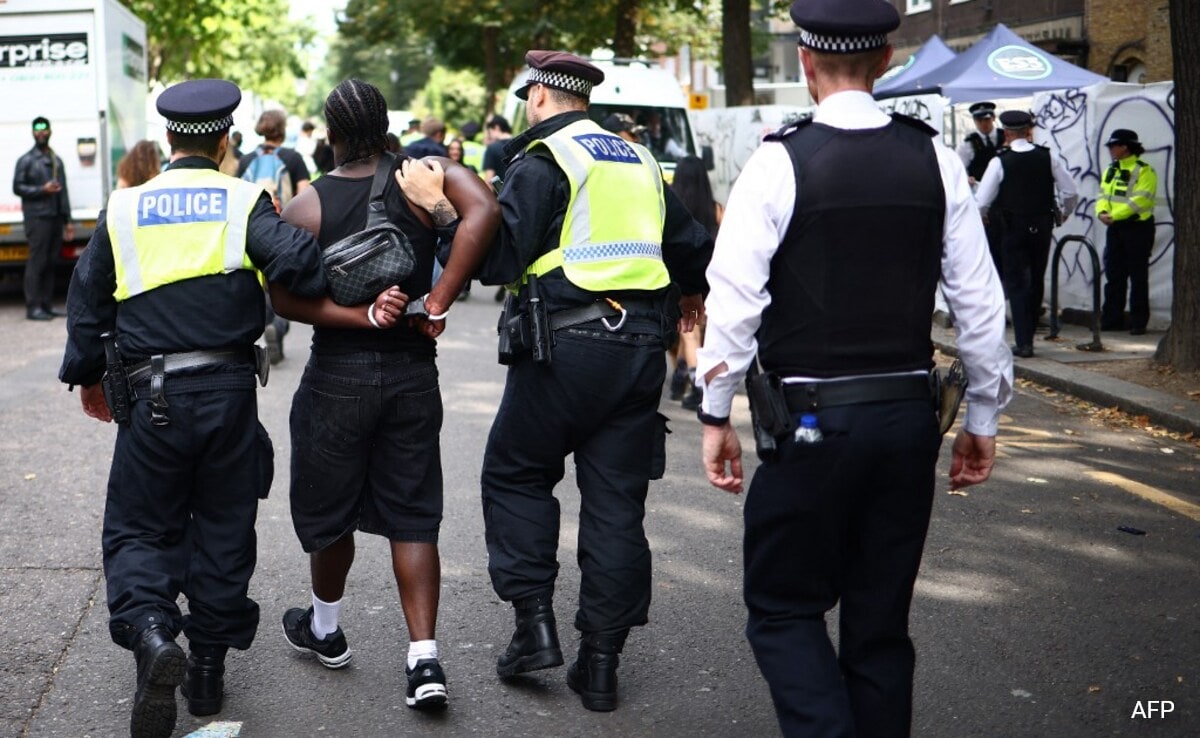 8 Stabbed, Hundreds Arrested At London's Notting Hill Carnival