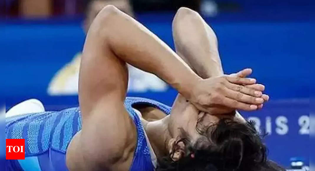 Coach feared Vinesh Phogat might die before the final in her effort to cut weight: Report | Paris Olympics 2024 News – Times of India