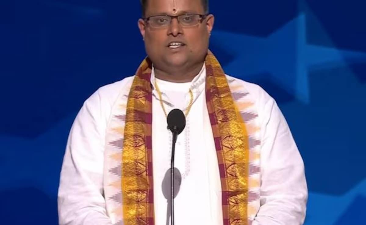 "Om Shanti Shanti": Hindu Priest The 1st Speaker At Democrat Event Day 3