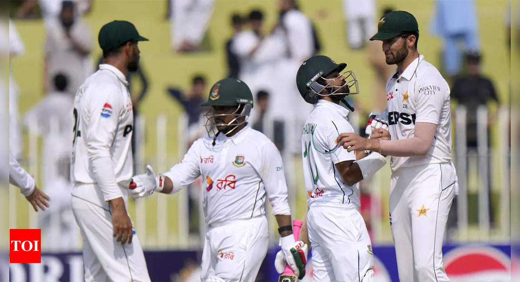 'Isme players ki koi galti nahi hai': Ahmed Shehzad blasts PCB after Pakistan's historic Test defeat to Bangladesh | Cricket News – Times of India