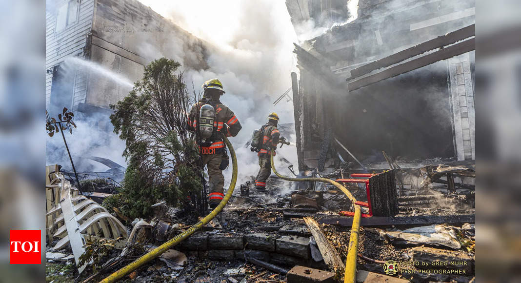 3 dead after small plane crashes into row of townhouses in Oregon, TV station reports - Times of India