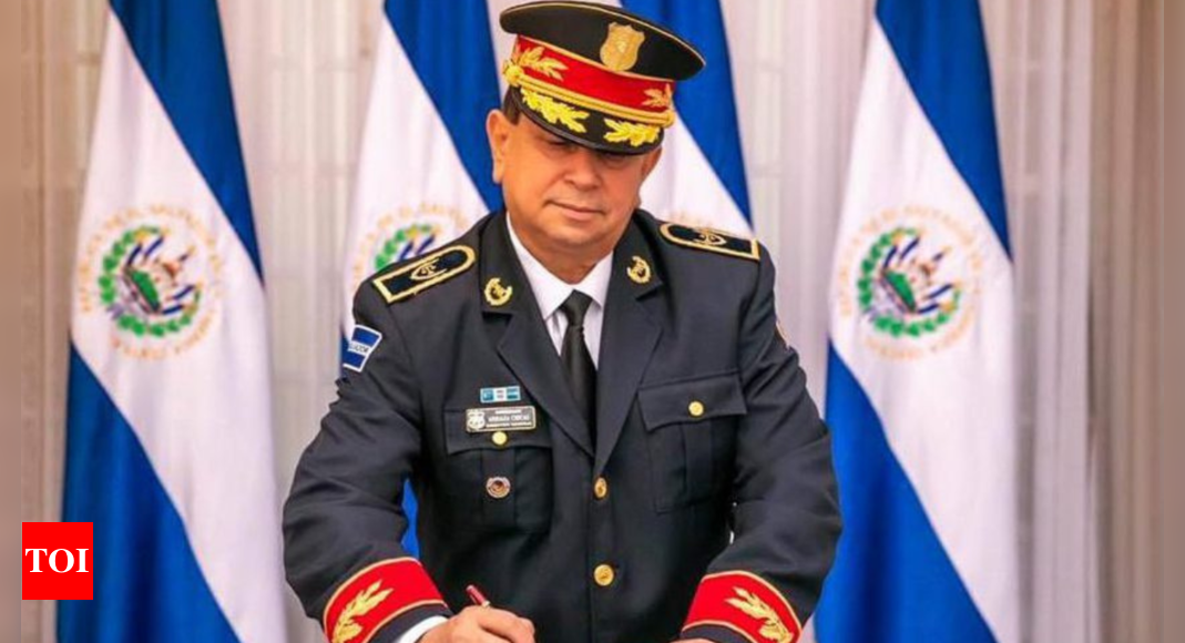 El Salvador police chief killed in helicopter crash - Times of India