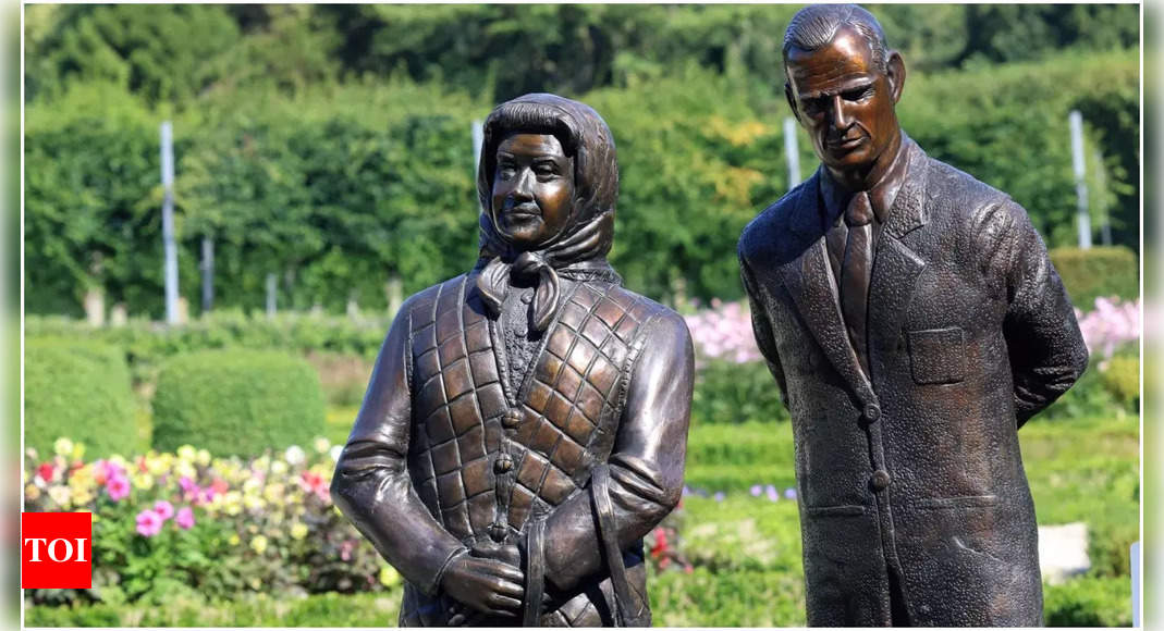 New sculpture of Queen Elizabeth II and Prince Philip divides netizens - Times of India