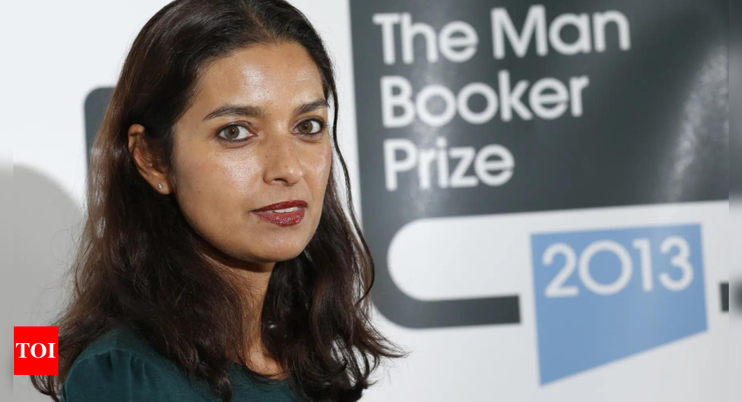 Jhumpa Lahiri declines a Noguchi Museum Award over a ban on kaffiyehs - Times of India