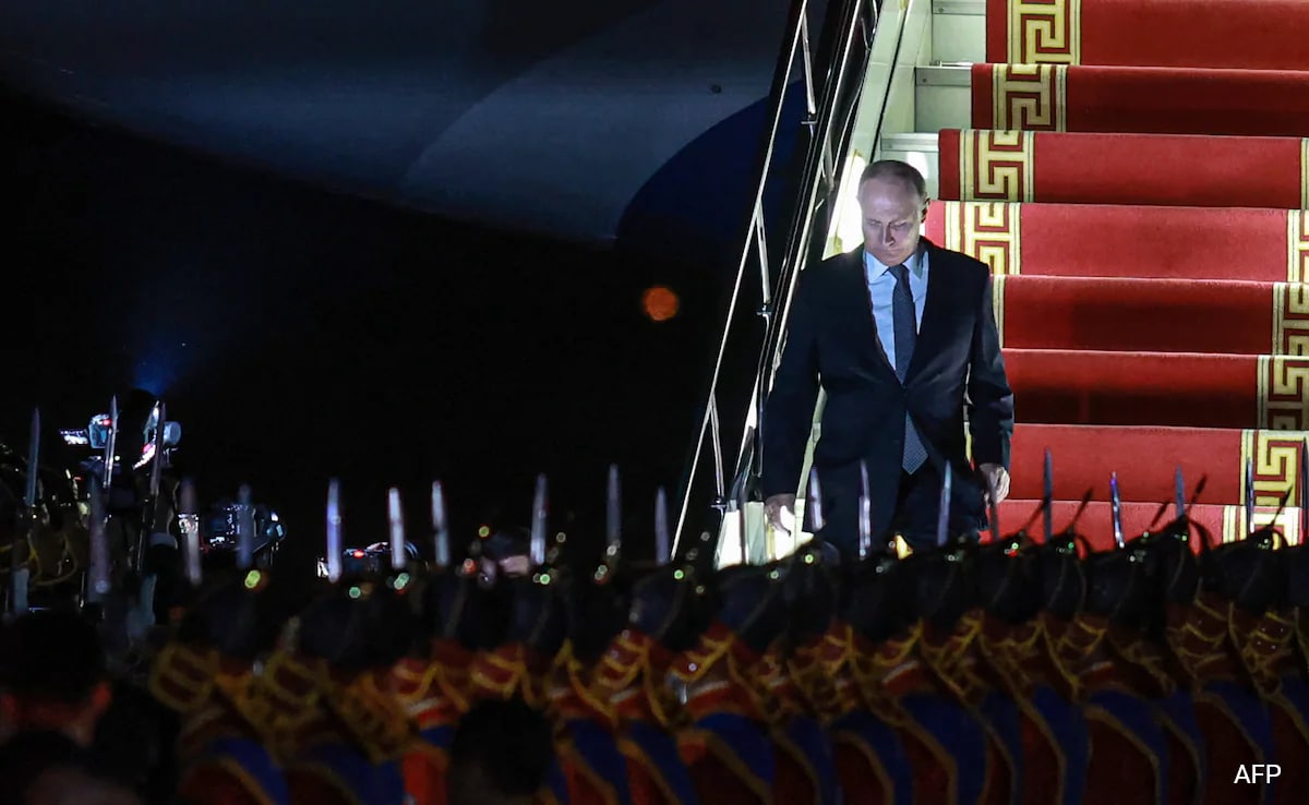 Putin Arrives In Mongolia, Defies World Court's Arrest Warrant