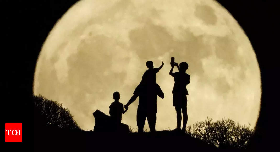 September’s full harvest moon: What to expect, viewing tips, and best places to watch