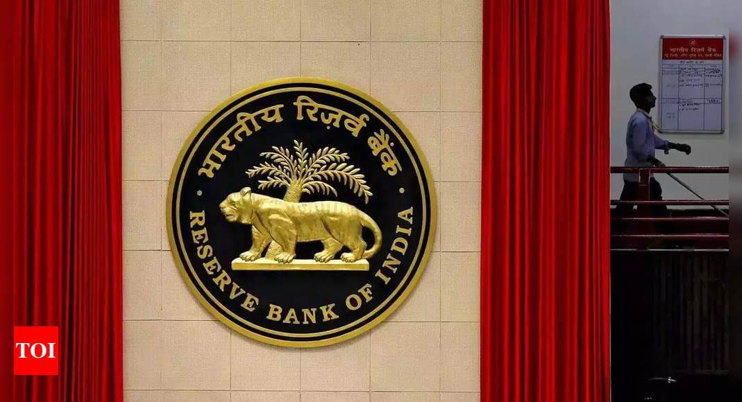 RBI cautions small financial banks on FDs