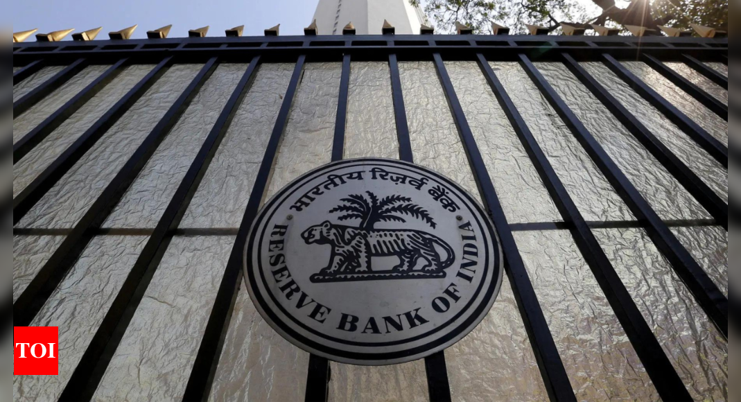 Unseasonal heavy rains in August slowed down economy in quarter 2: RBI