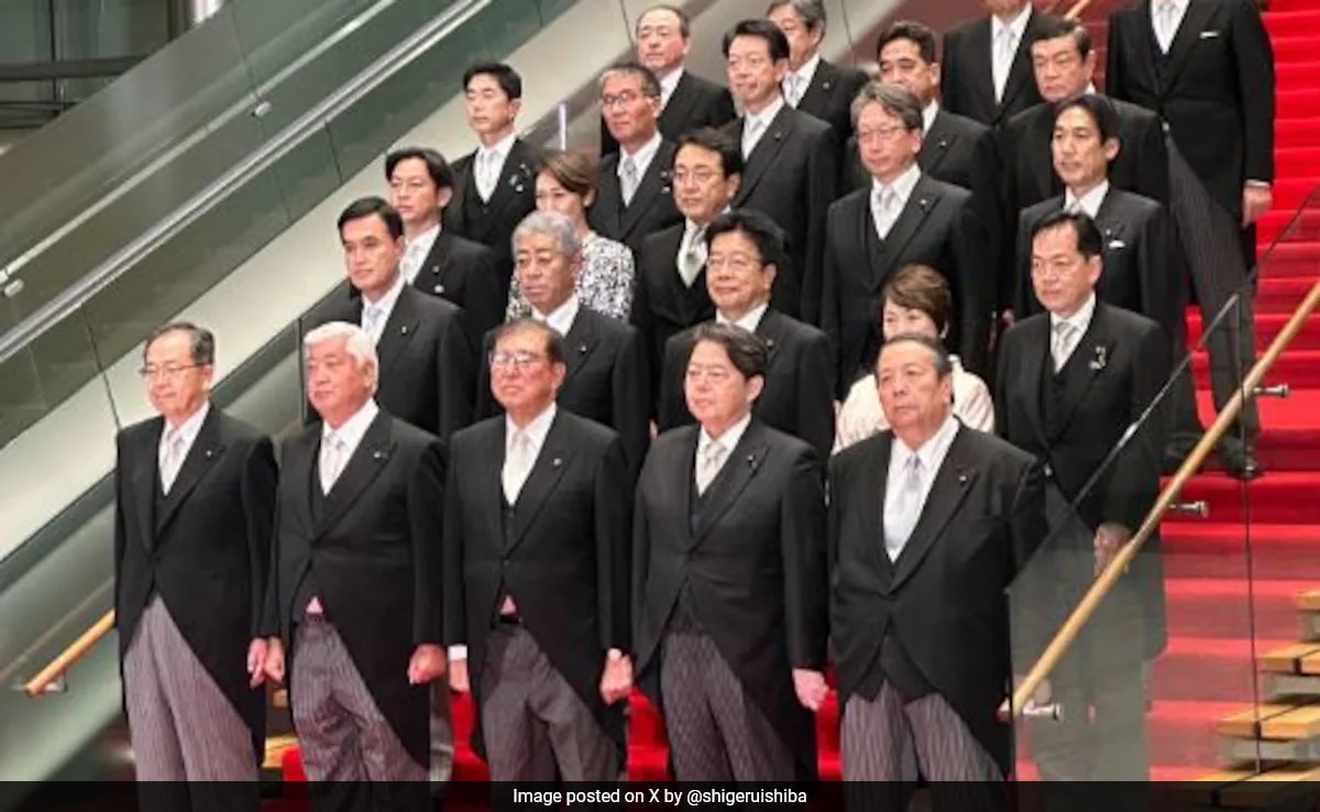 Japan Admits Doctoring Cabinet Photo To Make Ministers Look Less Unkempt