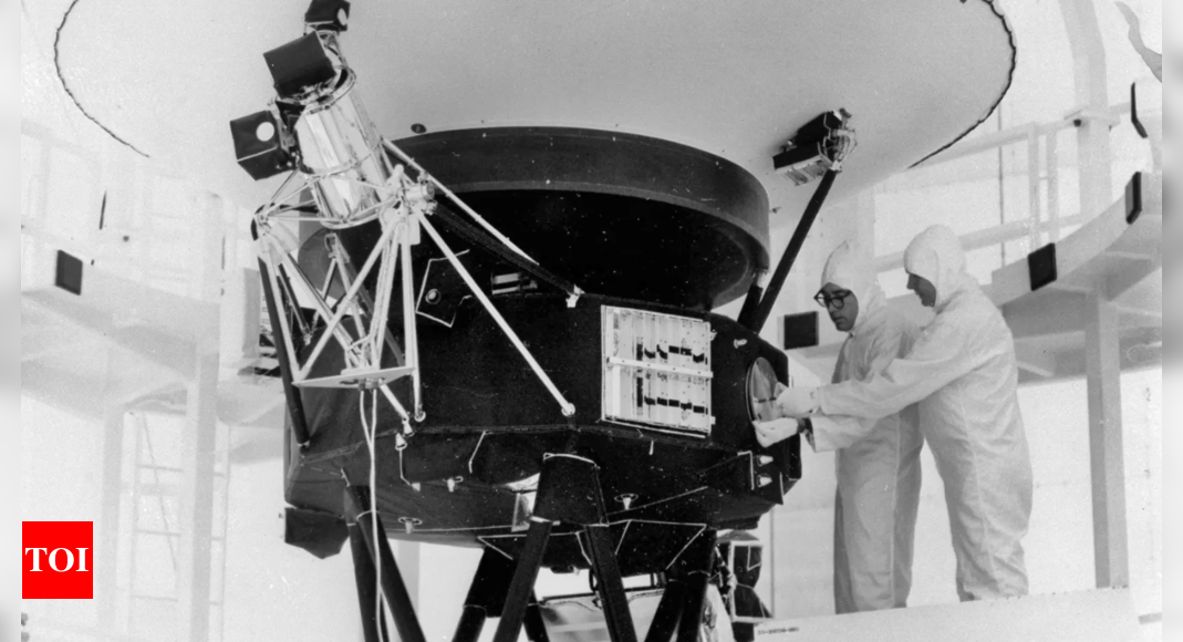 Nasa switches off instrument on Voyager 2 spacecraft to save power