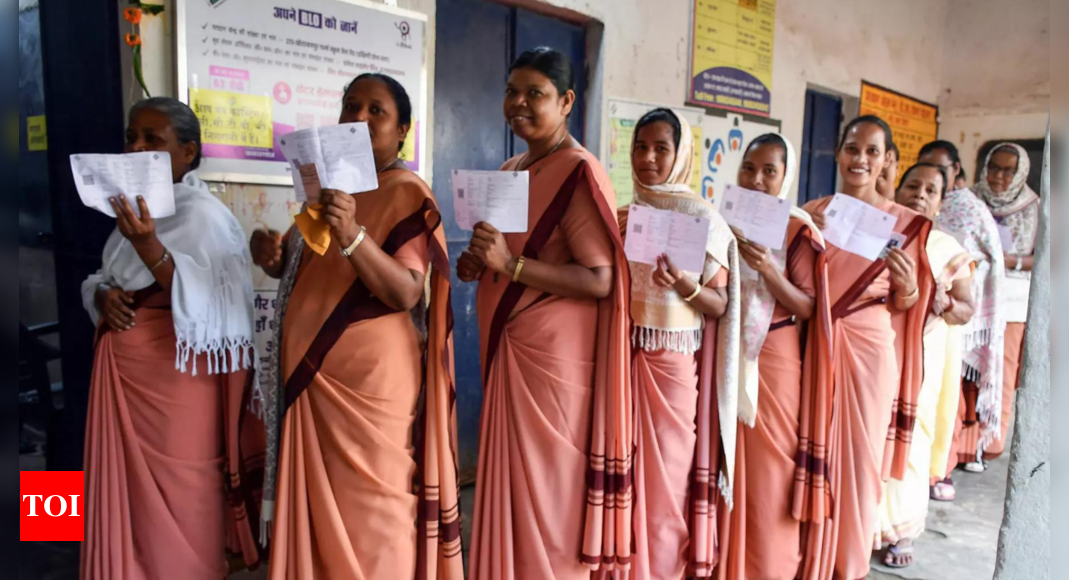 Jharkhand women’s turnout at 69% against men’s 64% | India News