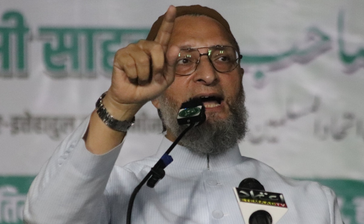 On Rally Stage, A Owaisi Served Notice To Avoid Inflammatory Speech