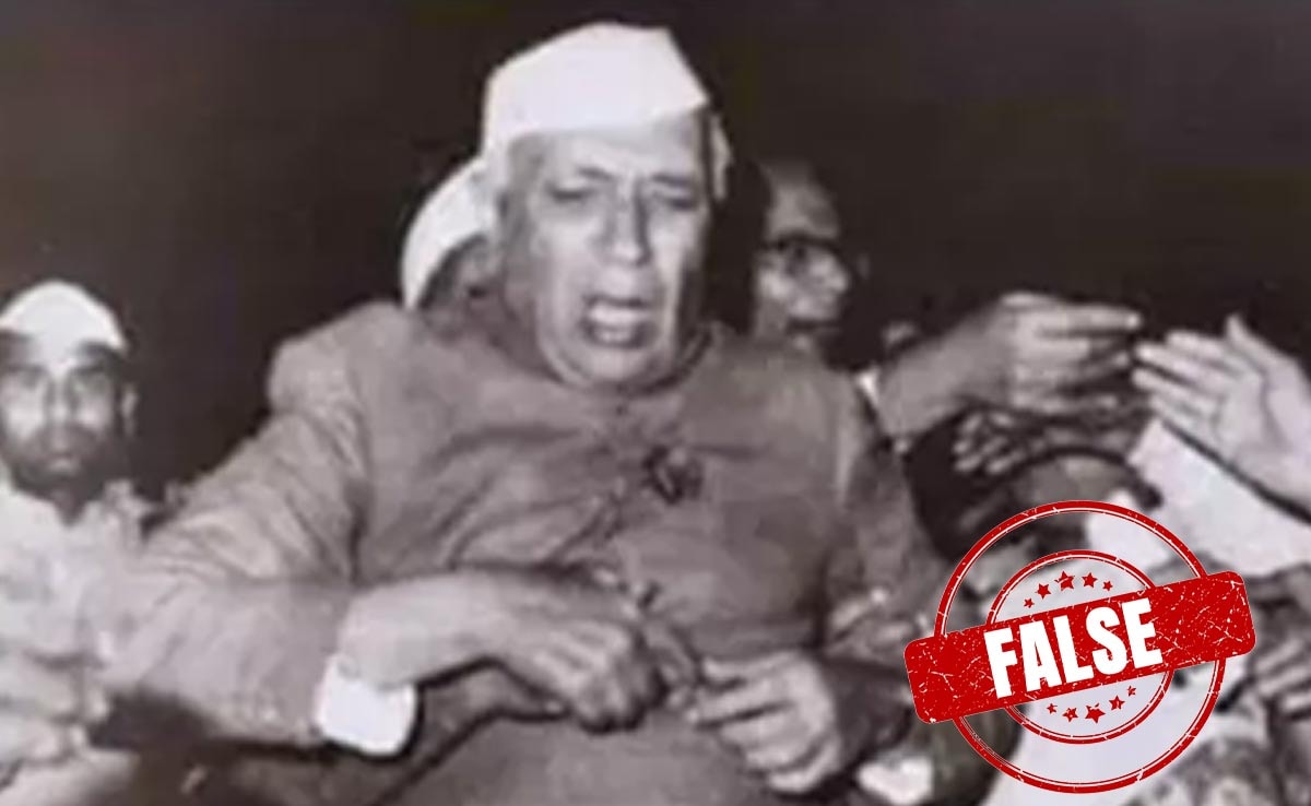 Was Ex PM Jawaharlal Nehru “Slapped” By Spiritual Leader? A Fact Check