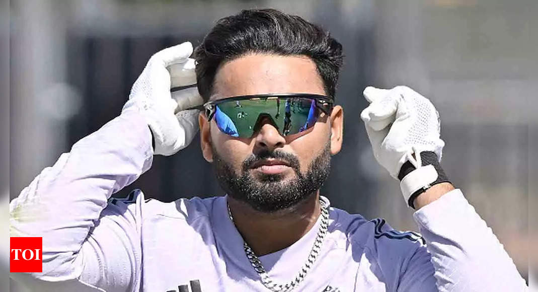 'Mahaul banana padega…': Rishabh Pant cheers up India teammates during Perth Test against Australia | Cricket News – Times of India