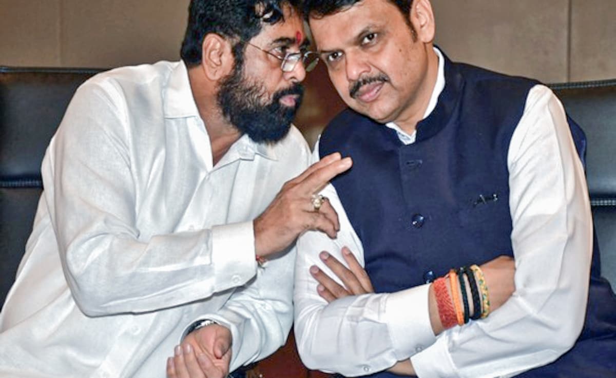 Devendra Fadnavis, Eknath Shinde Meet As Maharashtra Race Endgame Nears