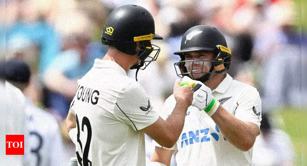 England 13/0 in 1.3 Overs | New Zealand vs England Live Score, 3rd Test, Day 2  - The Times of India